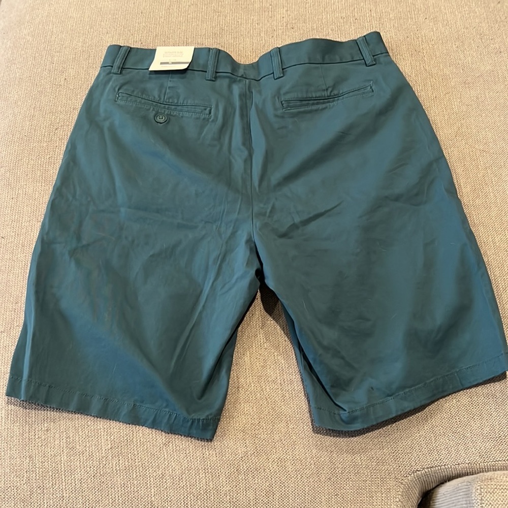 NWT Old Navy Slim Ultimate Slim Chino Shorts for Men